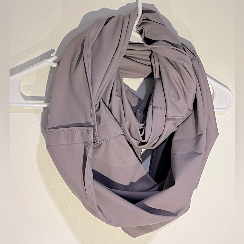 Lululemon travel scarf, OS, lavender. New without tags.
